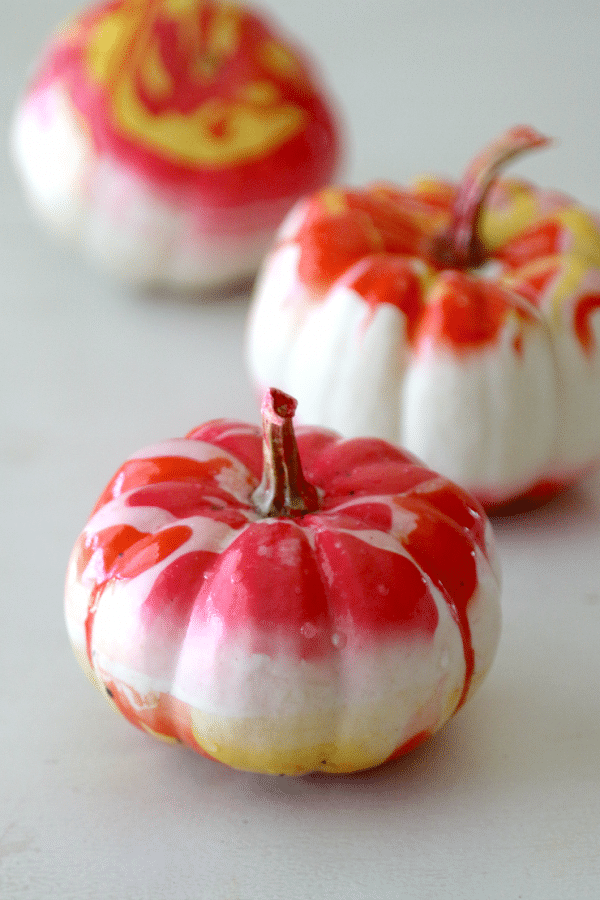 marbling-a-pumpkin-how-to